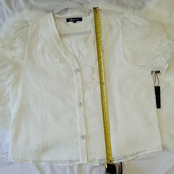 Women's White Lace Top - Picture 13 of 16